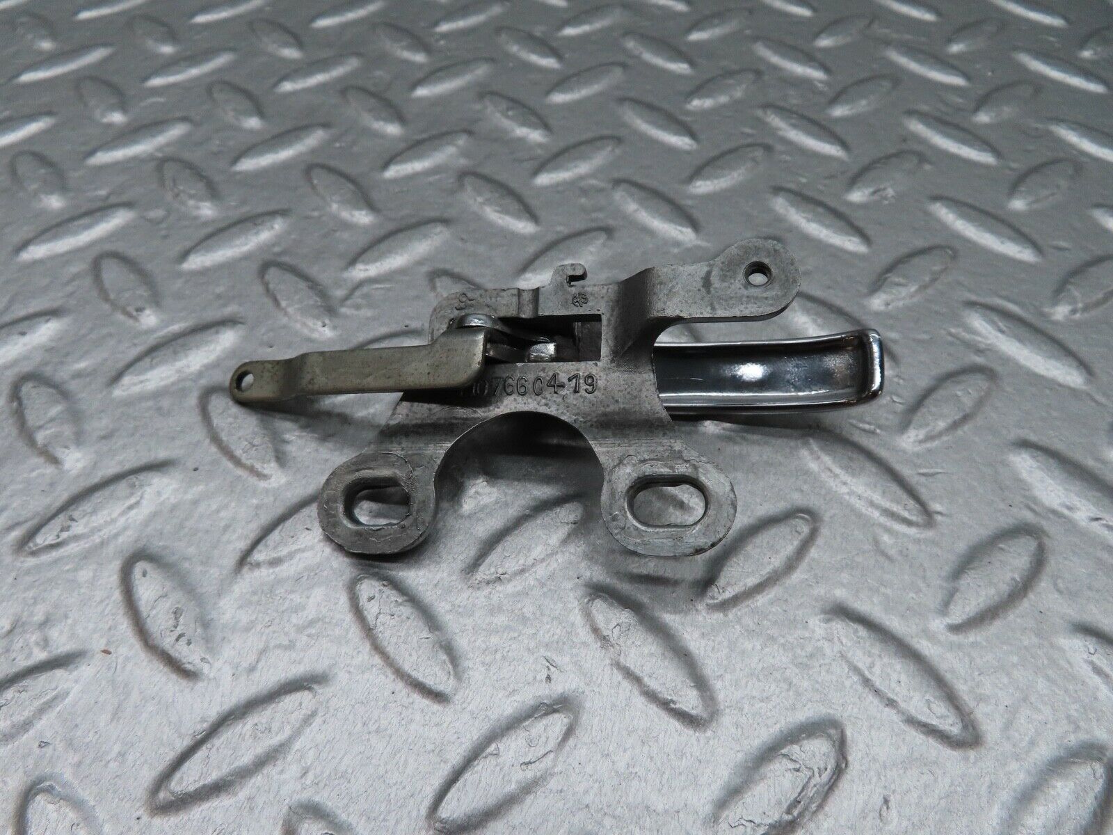 17945 Mercedes-Benz W123 200 Right Interior Door Handle 1107660419