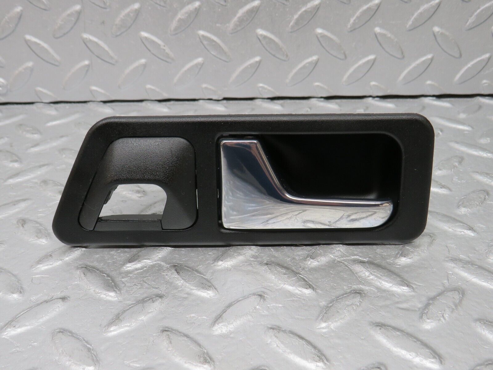 36619 Mercedes-Benz W201 190E 2.0L Left Interior Door Handle 2017660164