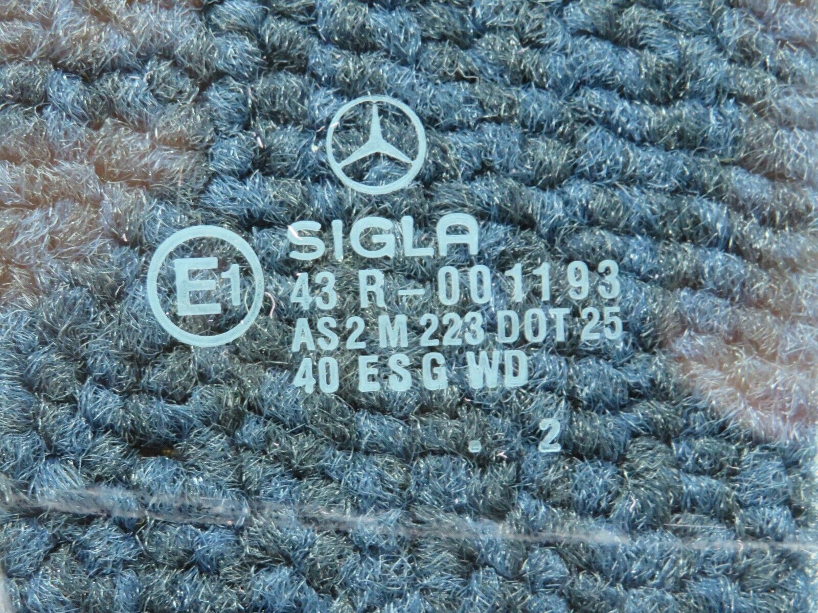 30417 Mercedes-Benz W124 230E Rear Right Door Window Glass