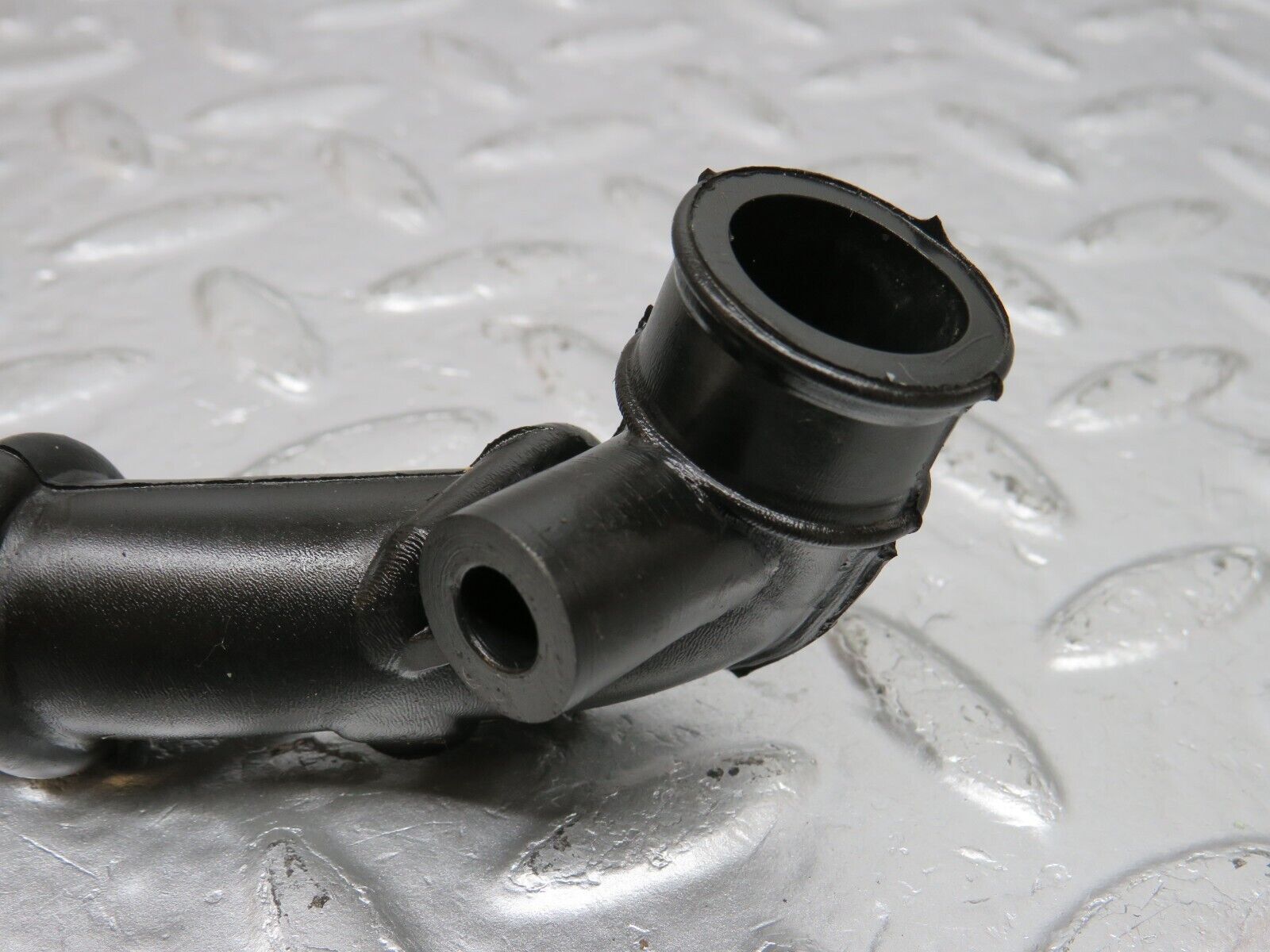 34203 Mercedes-Benz W124 260E Air Intake Pipe 1030940482