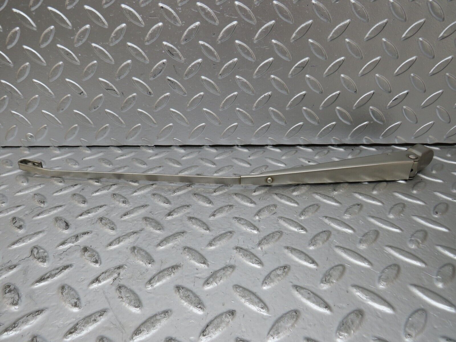 26272 Mercedes-Benz W116 450SE Wiper Arm Bosch Right Side