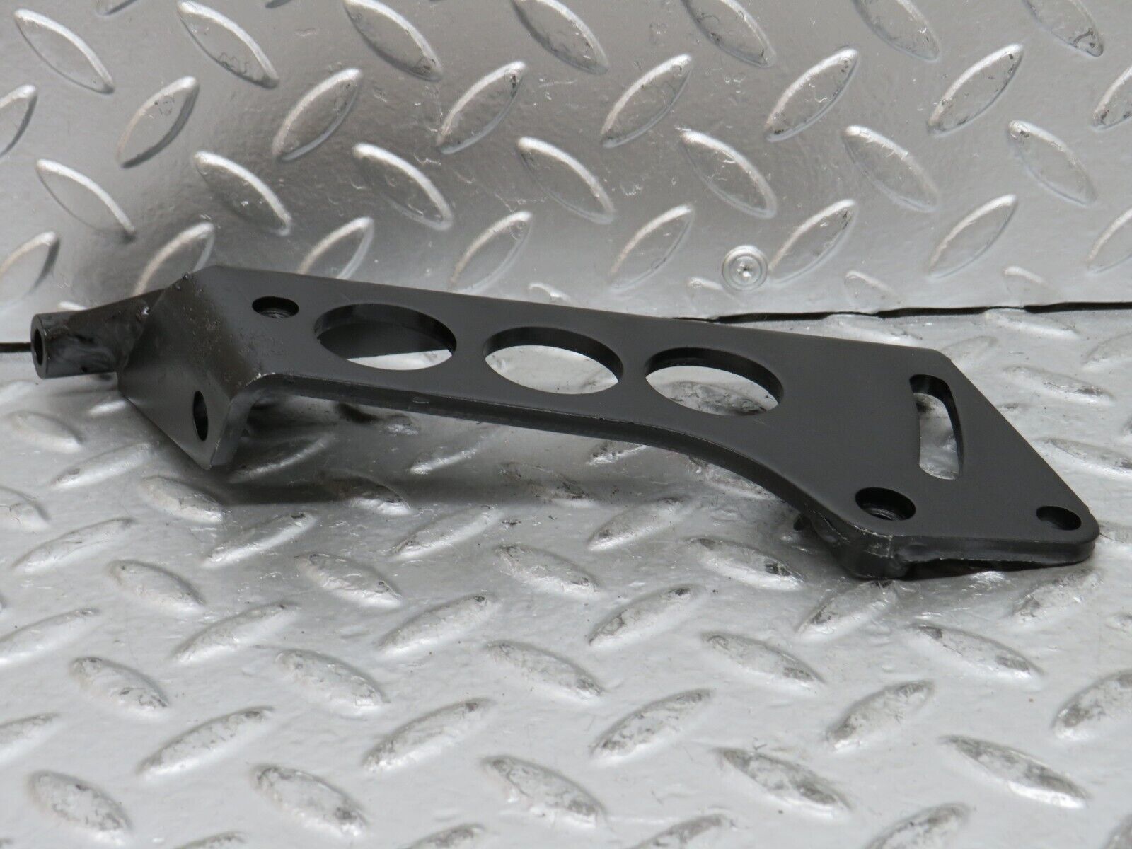 28068 Mercedes-Benz W123 280E Power Steering Pump Bracket