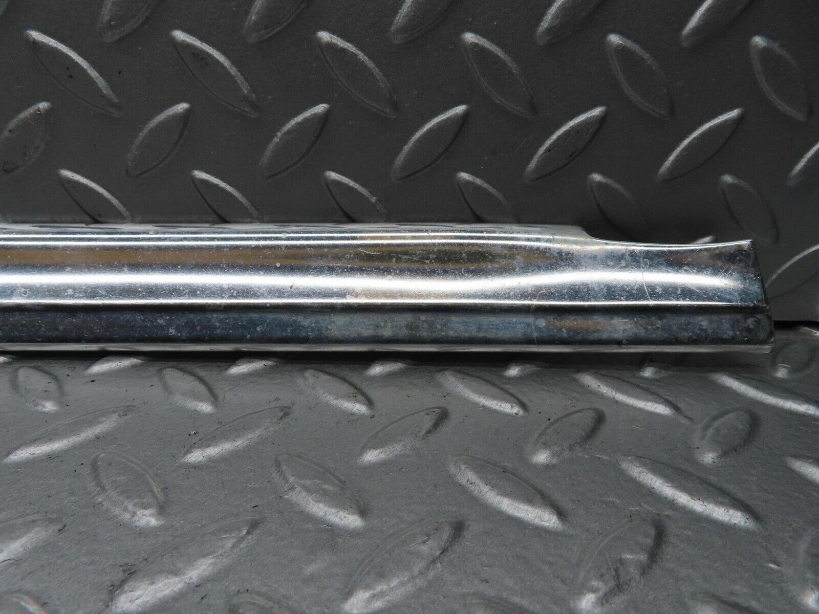 12827 Mercedes-Benz W111 220SE Front Left Door Chrome Moulding Trim