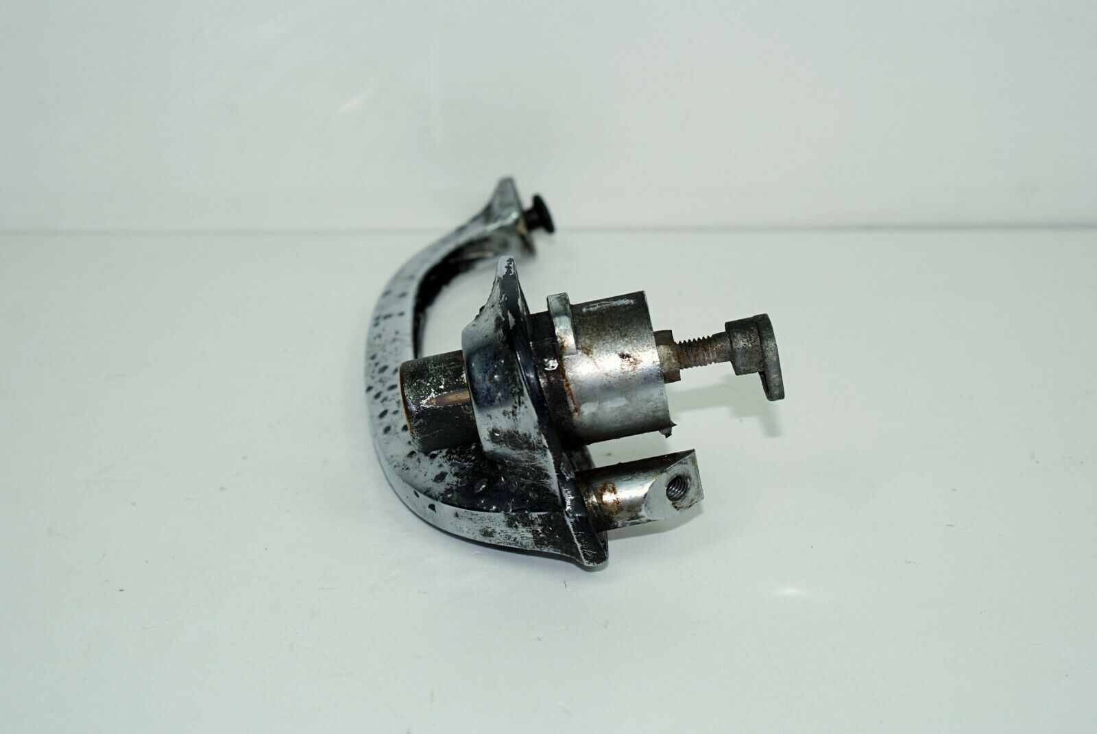 2068 Mercedes-Benz W105 219 PONTON Rear Right Door Handle