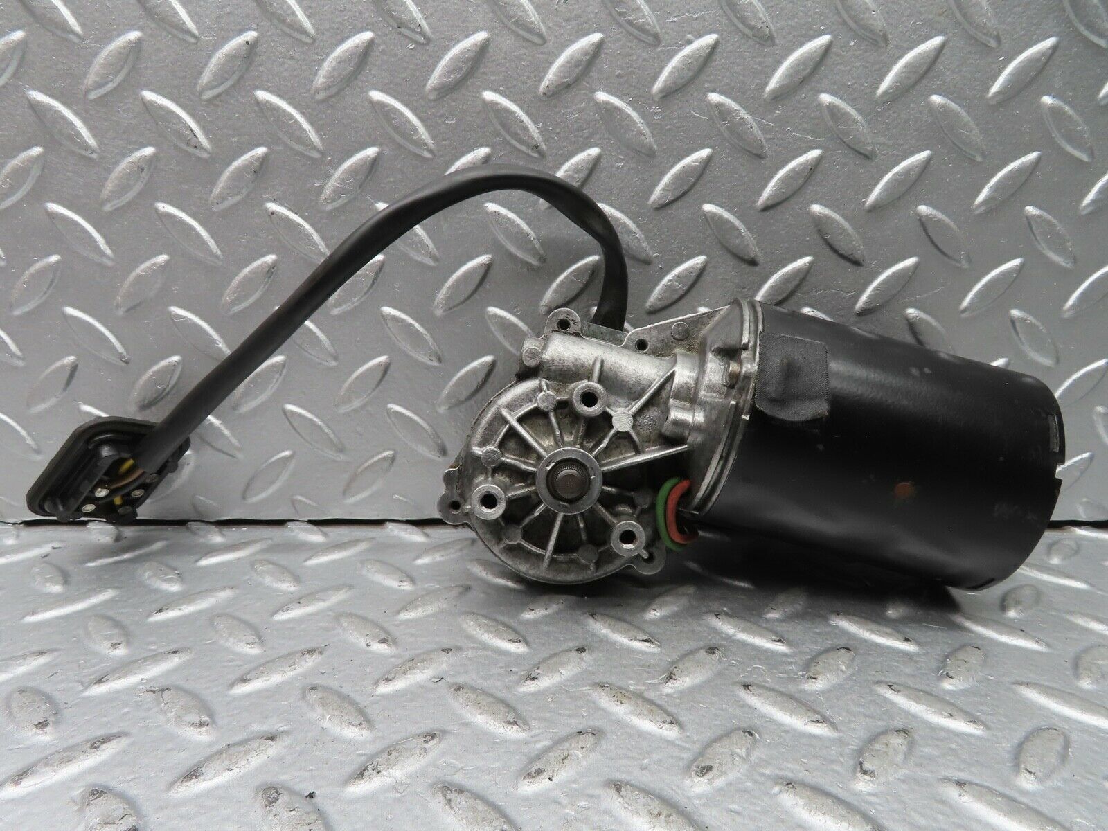 21310 Mercedes-Benz W123 230E Wiper Motor