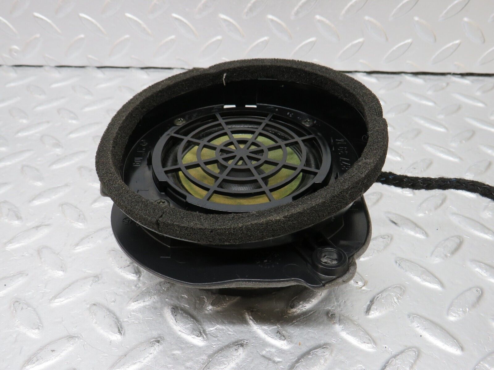 34723 Mercedes-Benz W210 320E Rear Left Door Speaker 2108273914 2108273514