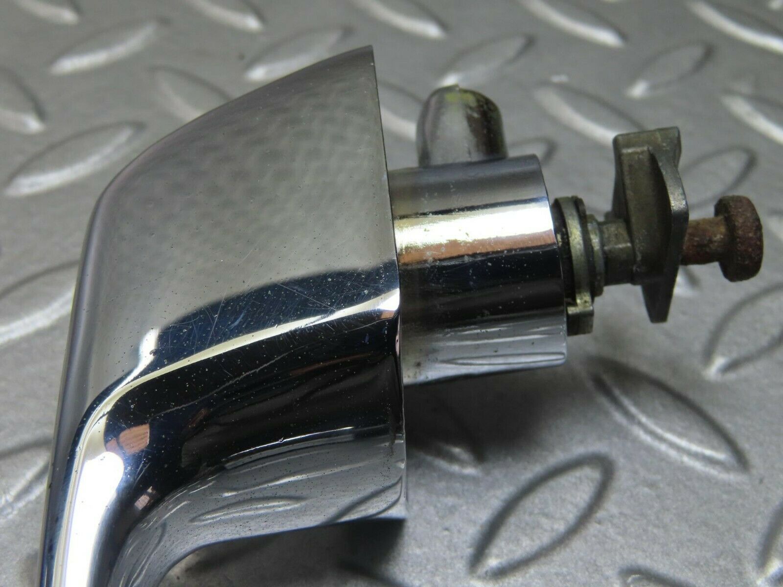 8806 Mercedes-Benz W108 Chrome Door Handle Front Right No Key 1087661401