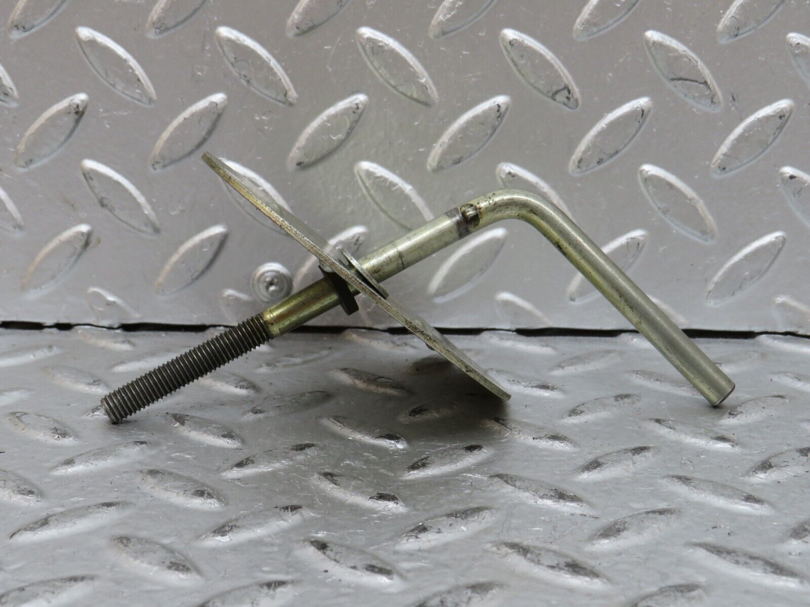 28299 Mercedes-Benz S123 240D Wagon Spare Wheel Holder