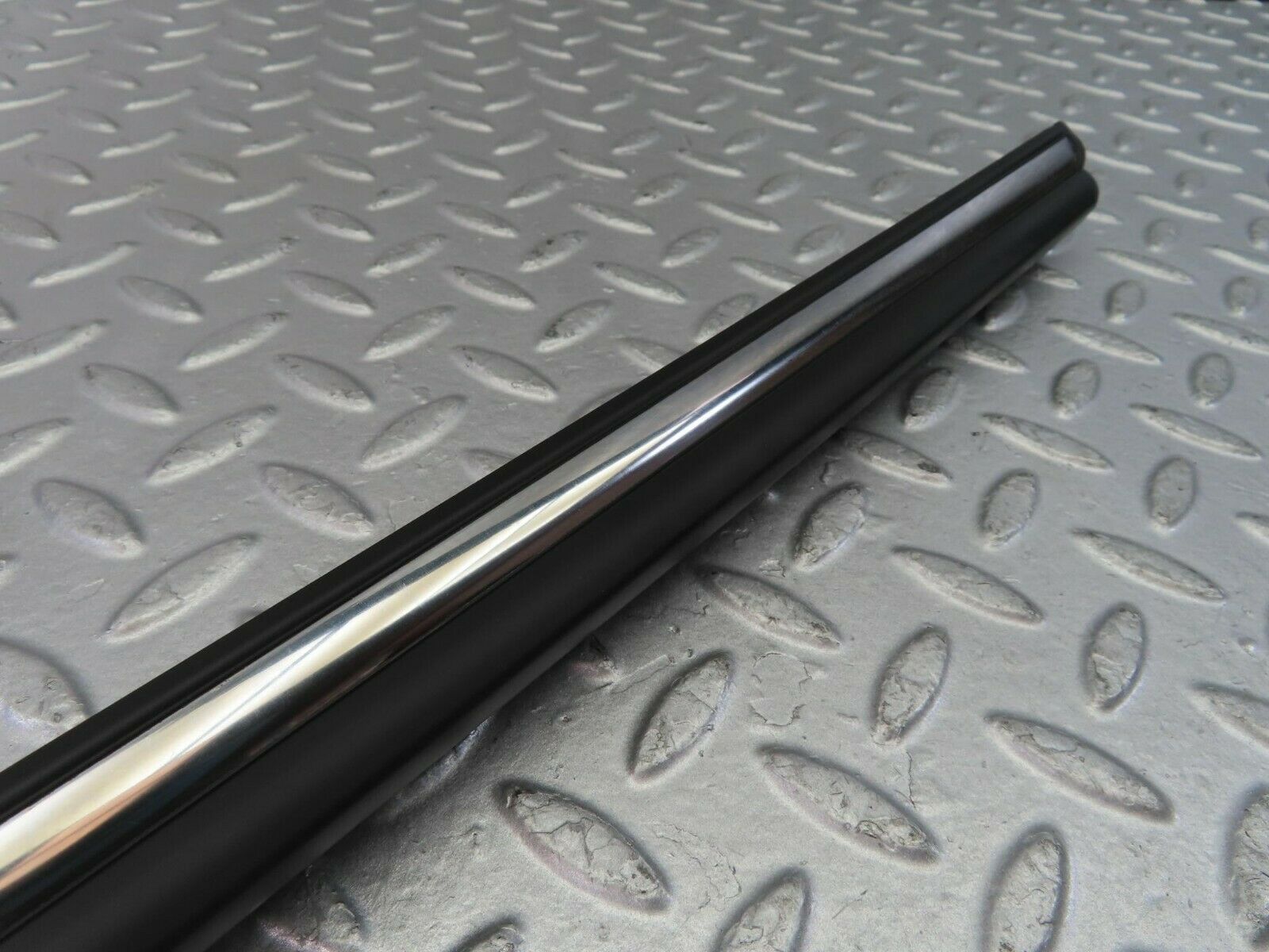 10294 Mercedes-Benz W116 Rear Left Door Centre Moulding Trim