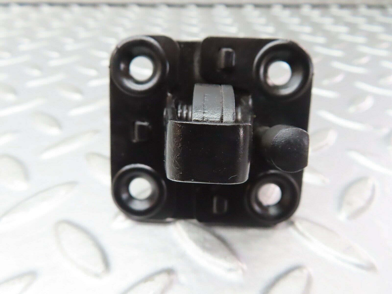 19202 Mercedes-Benz W123 300D Bonnet Lock Latch