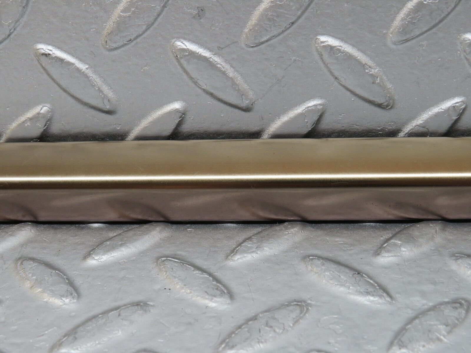 35080 Mercedes-Benz W210 320E Front Left Door Window Exterior Trim