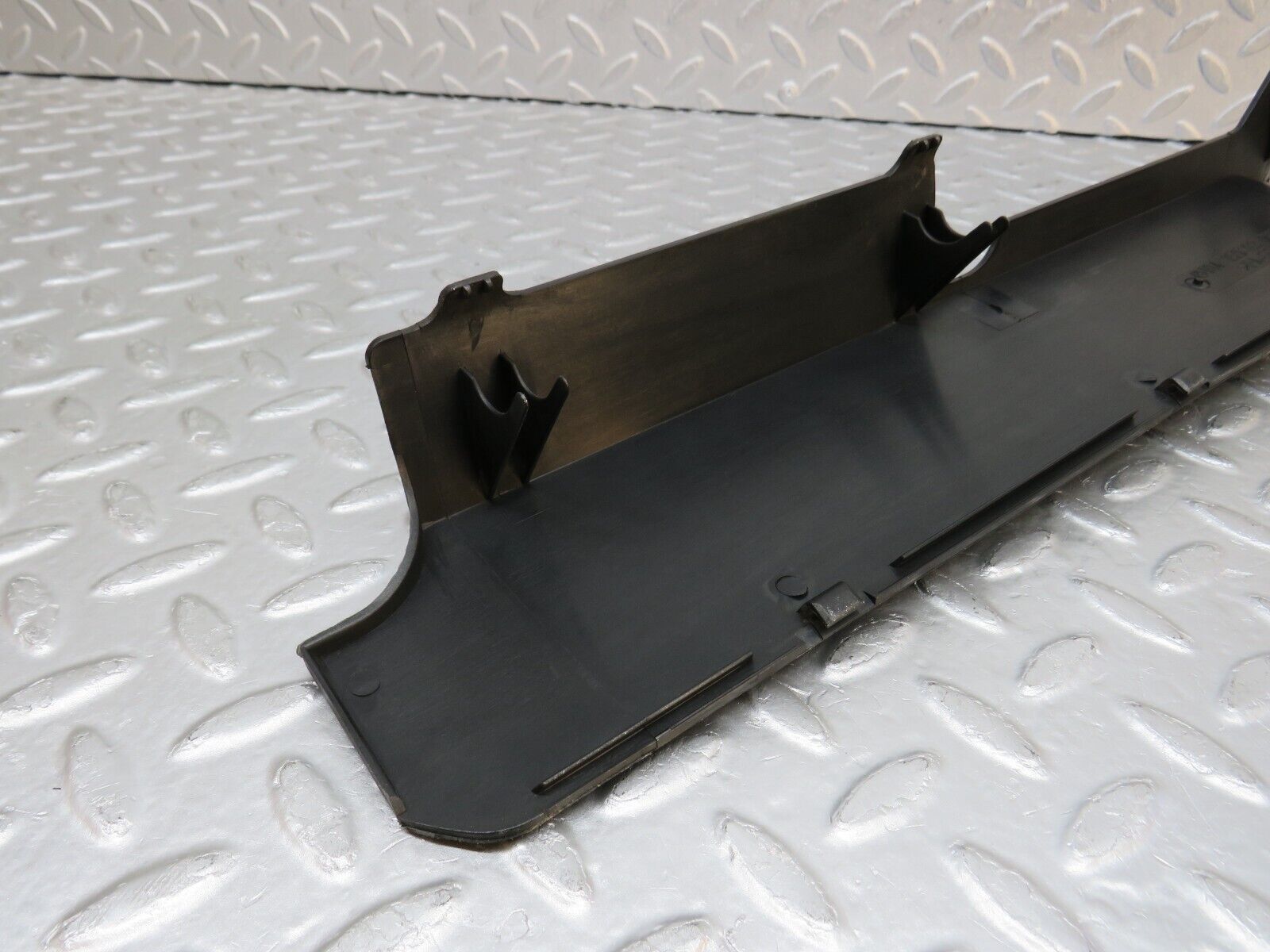 38372 Mercedes-Benz R129 280SL Coupe Ignition Wire Cover 1041590325