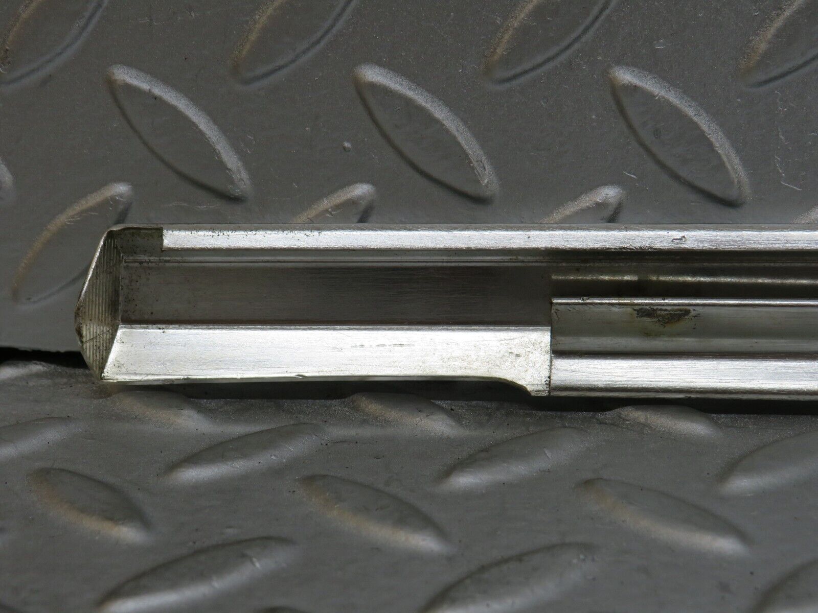 36295 Mercedes-Benz W126 420SE Rear Left Door Chrome Moulding Trim