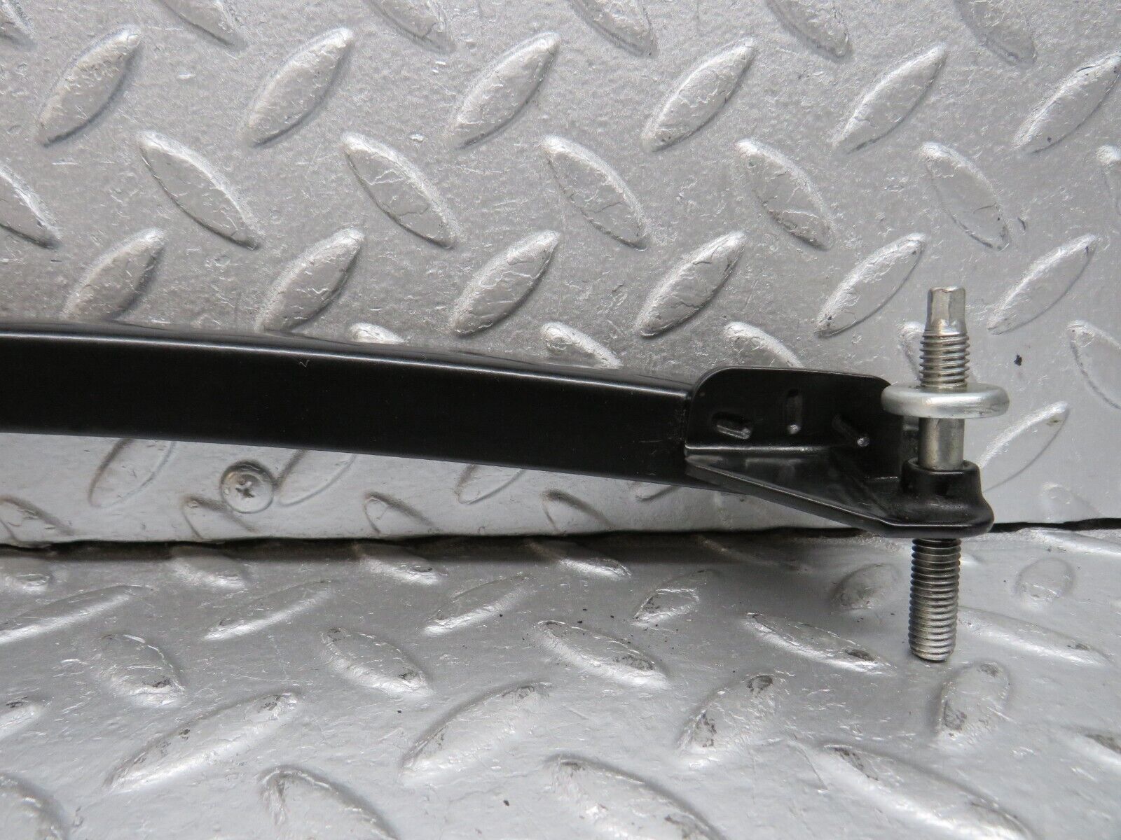 39661 Mercedes-Benz R129 320SL Coupe Right Door Rear Window Channel