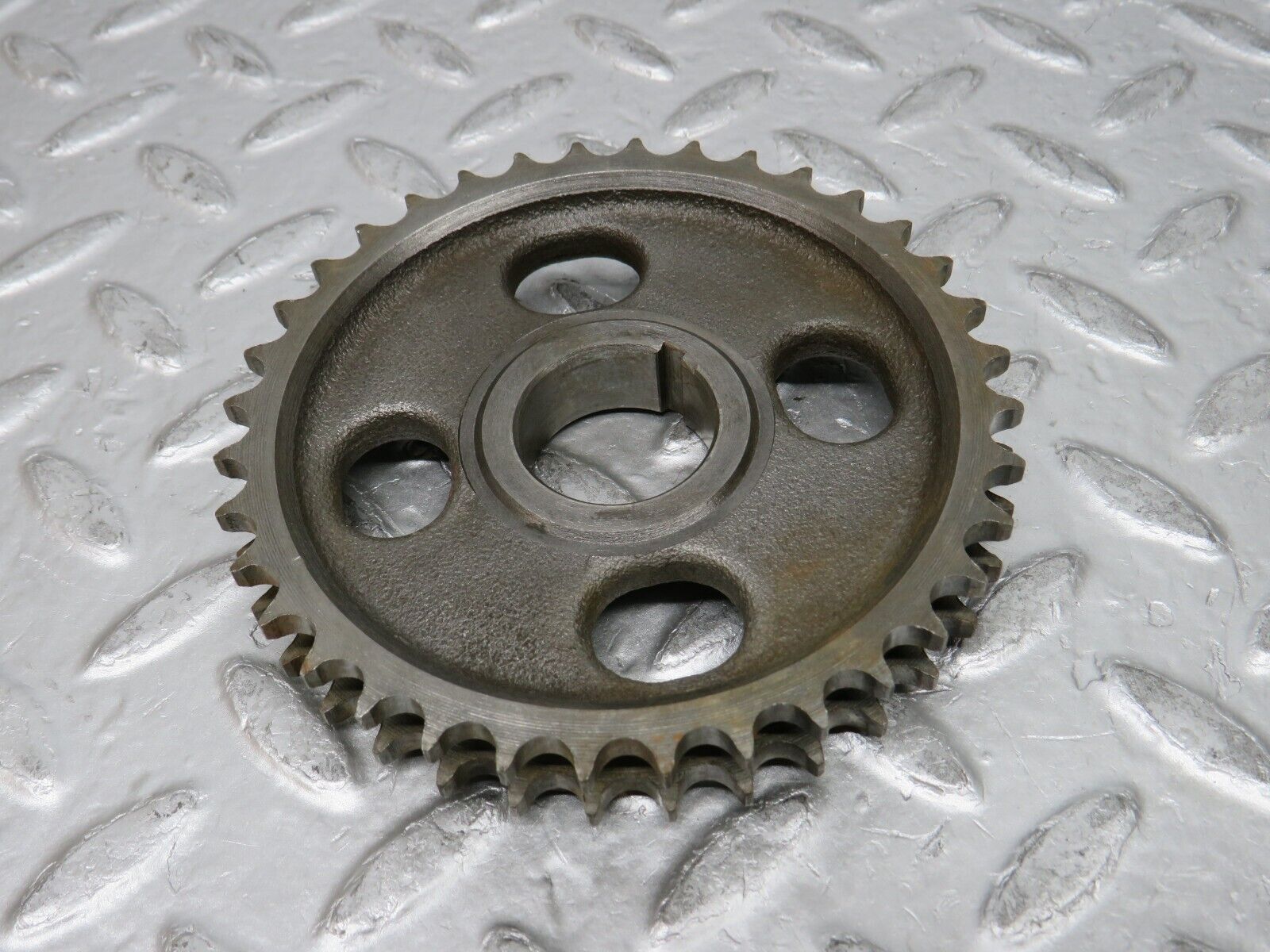 0020 Mercedes-Benz W116 350SE Camshaft Timing Gear 1160520601