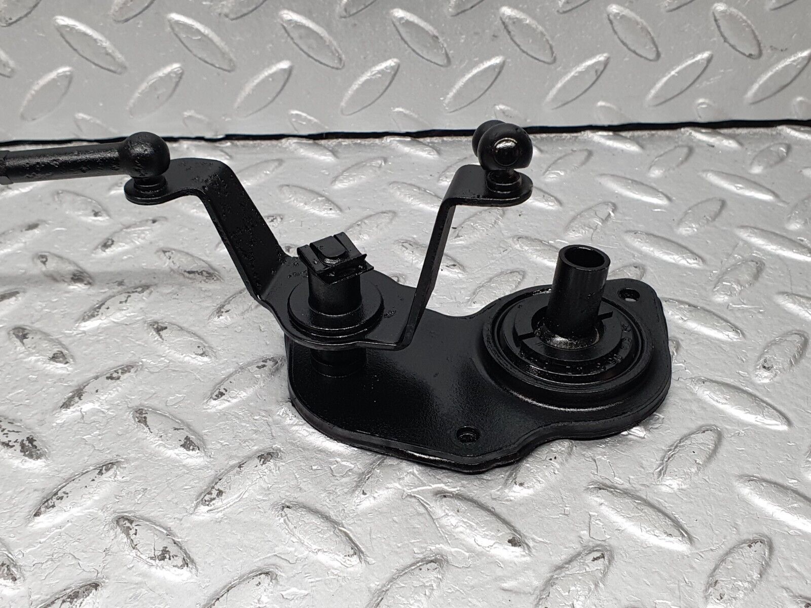 41233 Mercedes-Benz W126 300SE Throttle Linkage