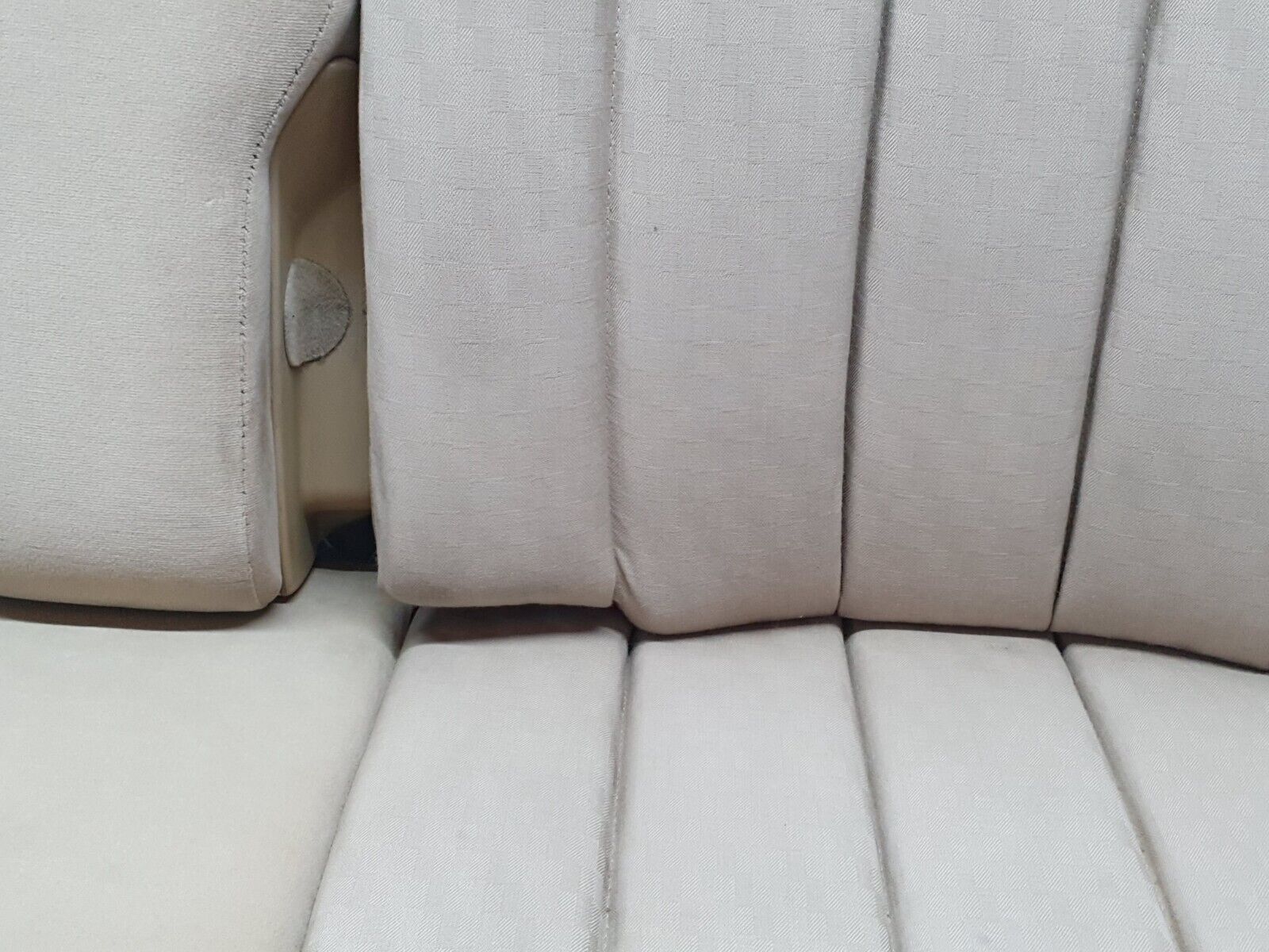 41135 Mercedes-Benz W126 300SE Rear Seat Beige 1269200650