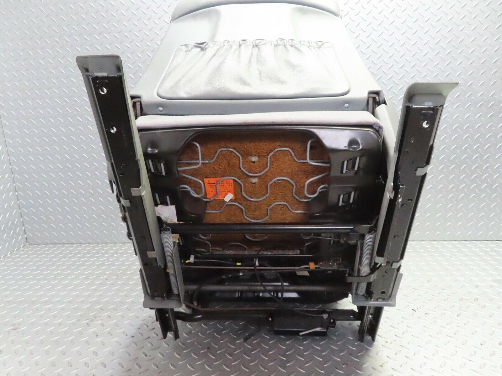 15123 Mercedes-Benz W140 S320 Front Right Seat Leather Grey 1409100250