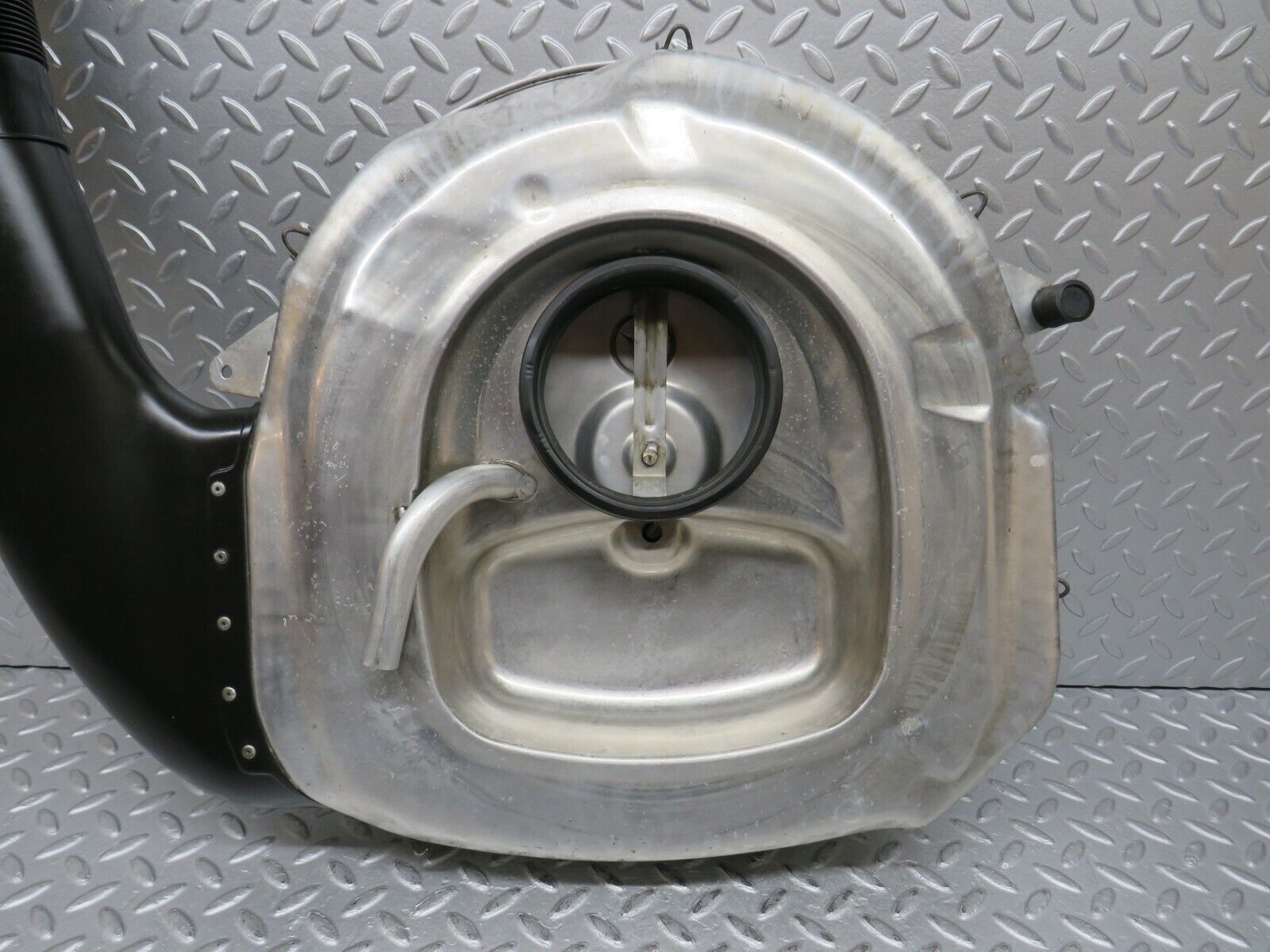 36959 Mercedes-Benz C126 420SEC Coupe Air Filter Box Housing Aluminium 0010947804 0140948202