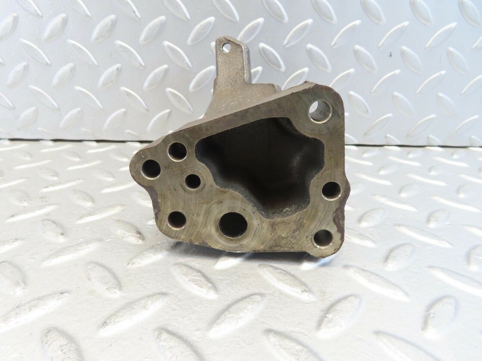 11252 Mercedes-Benz W221 S320 Turbo Bracket 6420960345