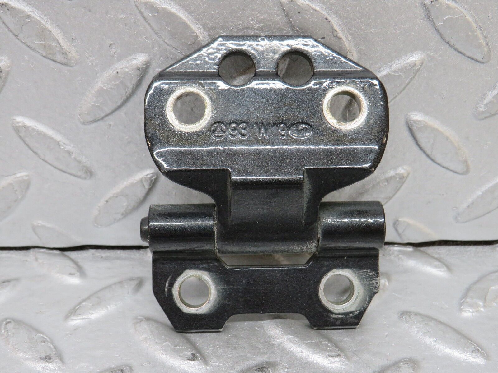 37738 Mercedes-Benz A124 320E Cabriolet Door Hinge Left Side