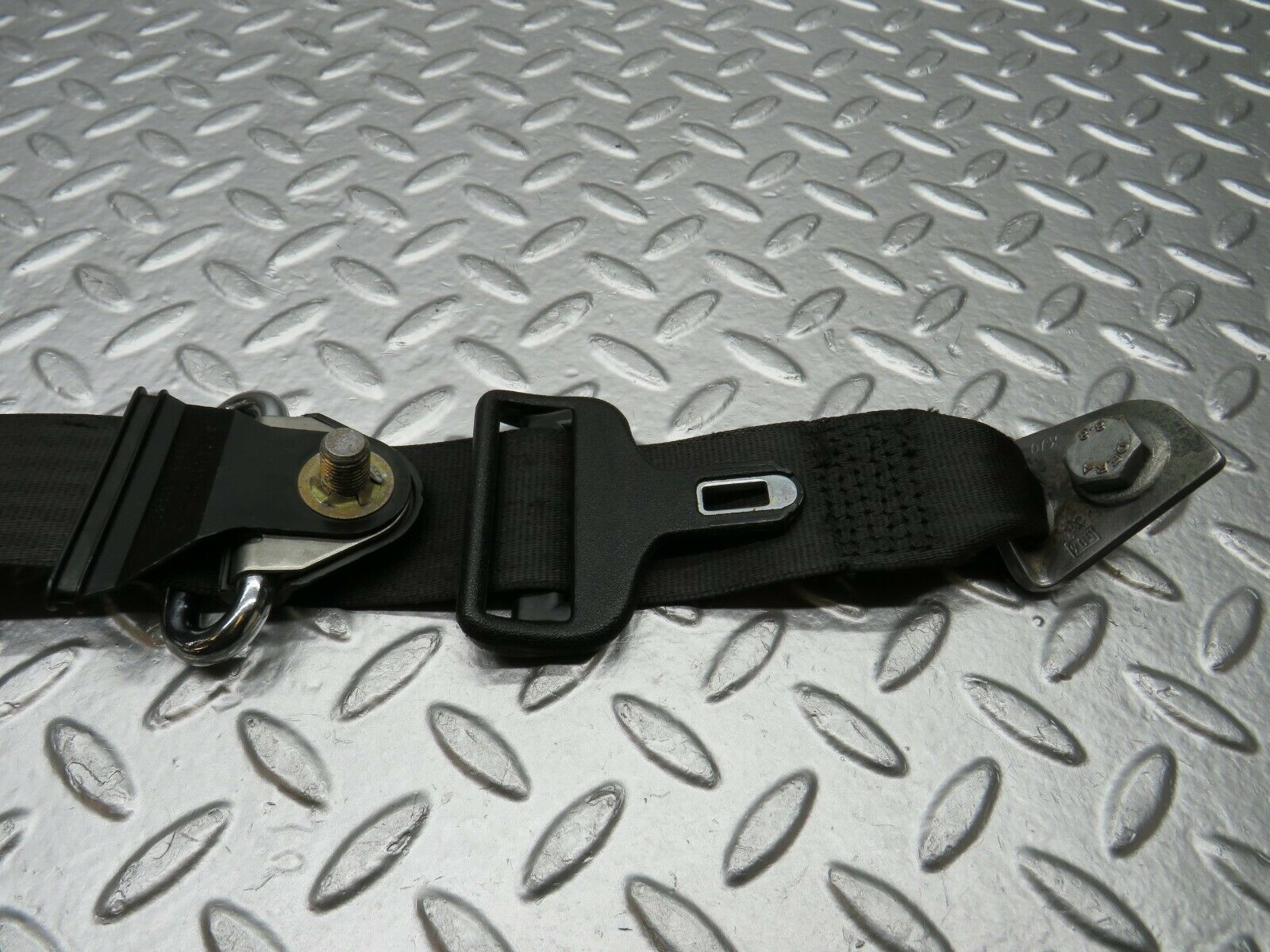 24059 Mercedes-Benz W123 280E Rear Seat Belt 1268608985