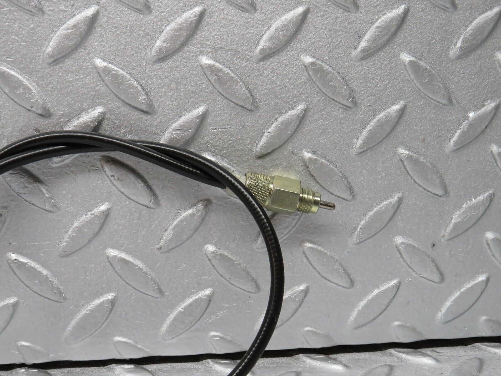 38996 Mercedes-Benz W201 190E 2.6L Gearbox Cable 2012670164