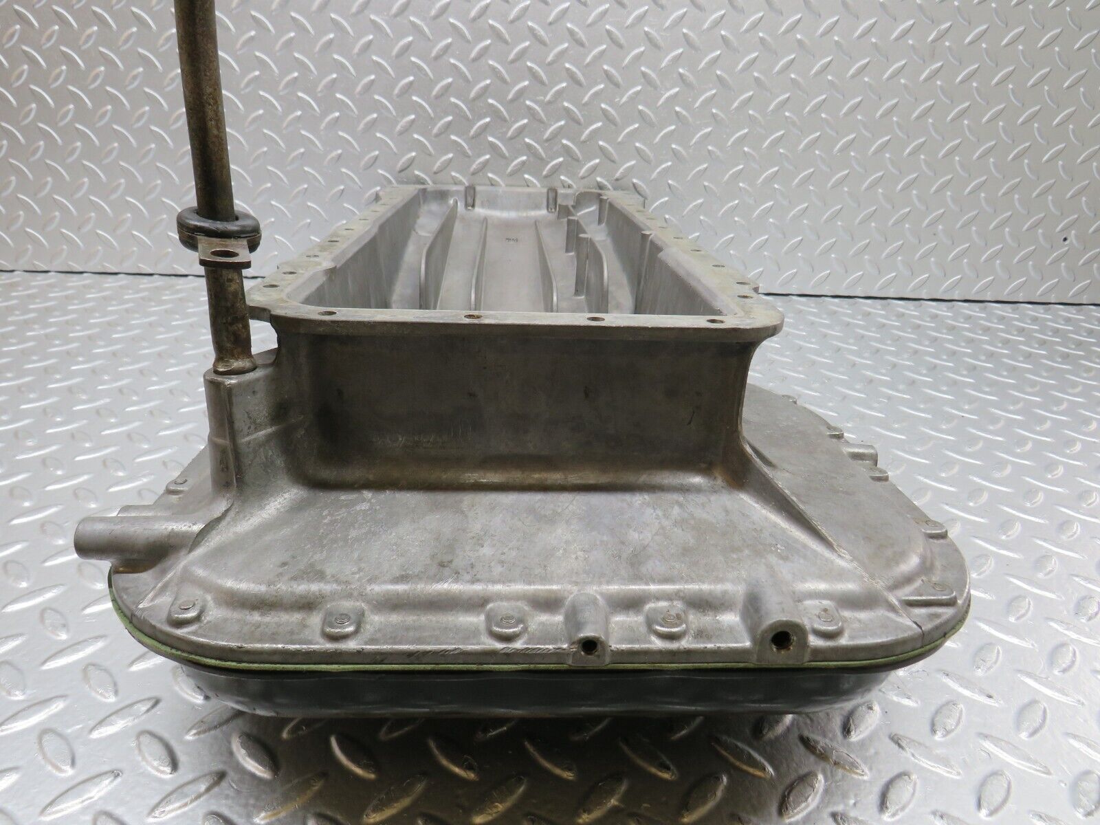 34530 Mercedes-Benz C126 380SEC Coupe Oil Pan Oil Sump 1170140002