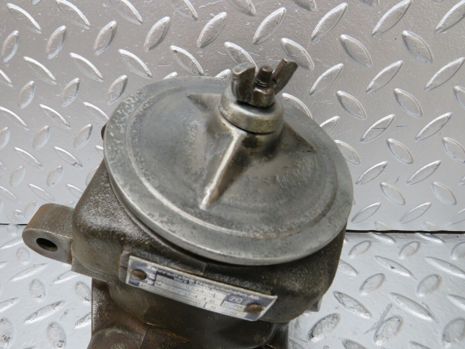 26287 Mercedes-Benz W116 450SE Power Steering Pump 1164601780