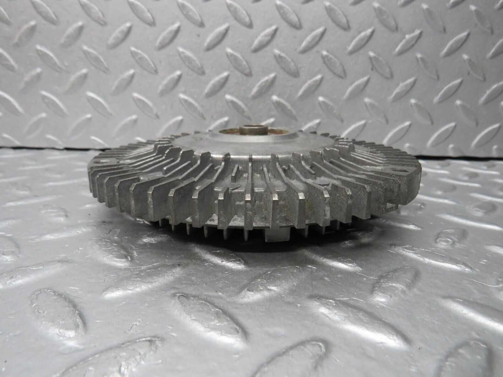 38052 Mercedes-Benz A124 320E Cabriolet Engine Cooling Fan Clutch