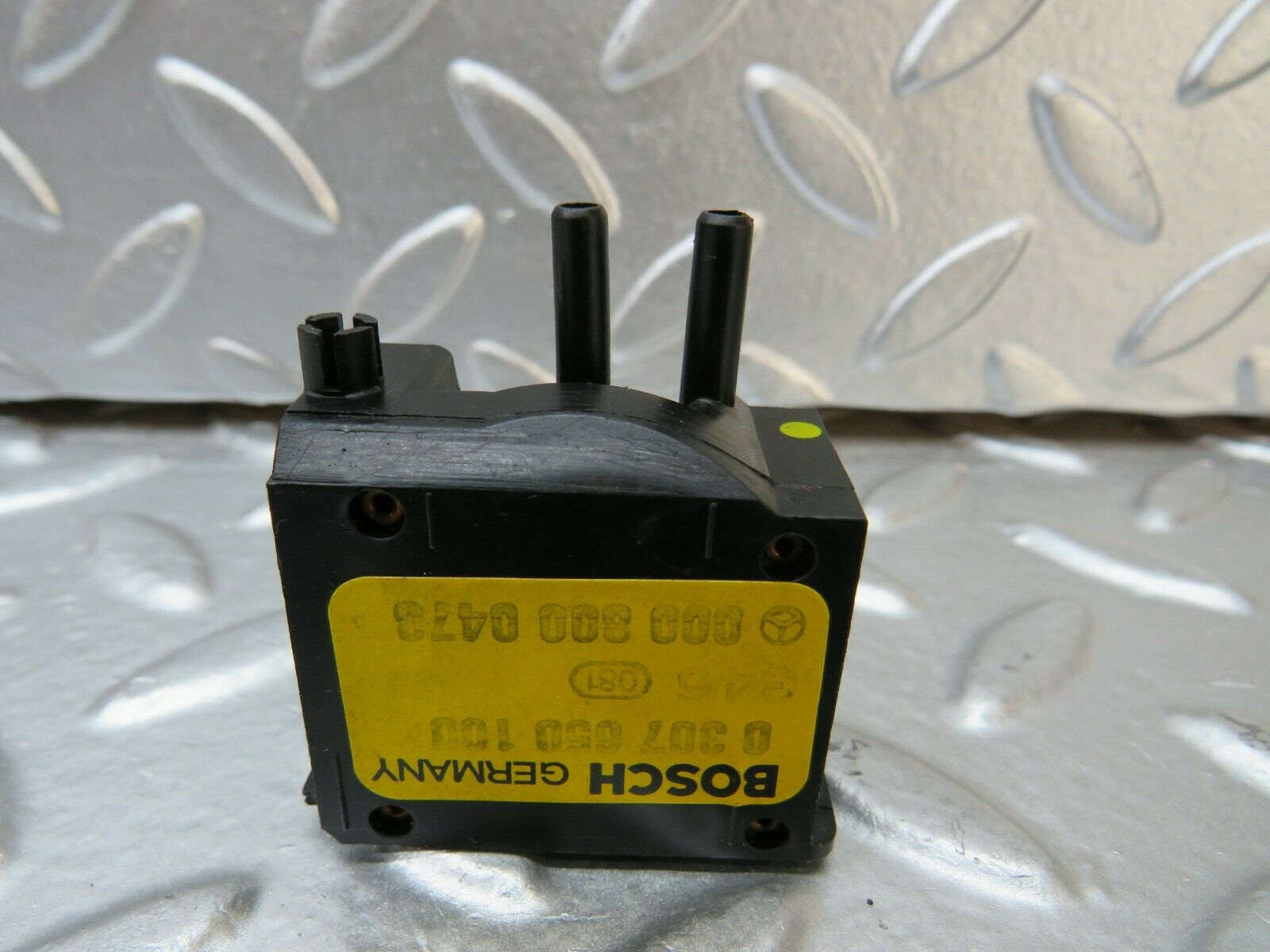 23975 Mercedes-Benz W123 280E Headlight Level Switch 0008000473 0307650100