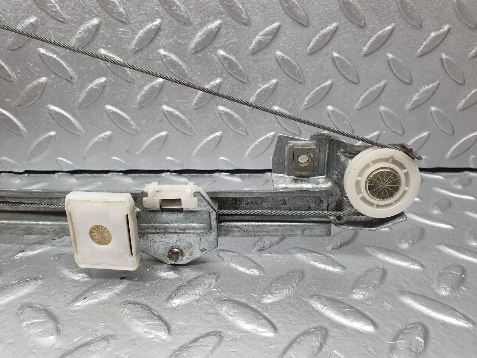 41402 Mercedes-Benz W124 200E Rear Right Manual Window Regulator