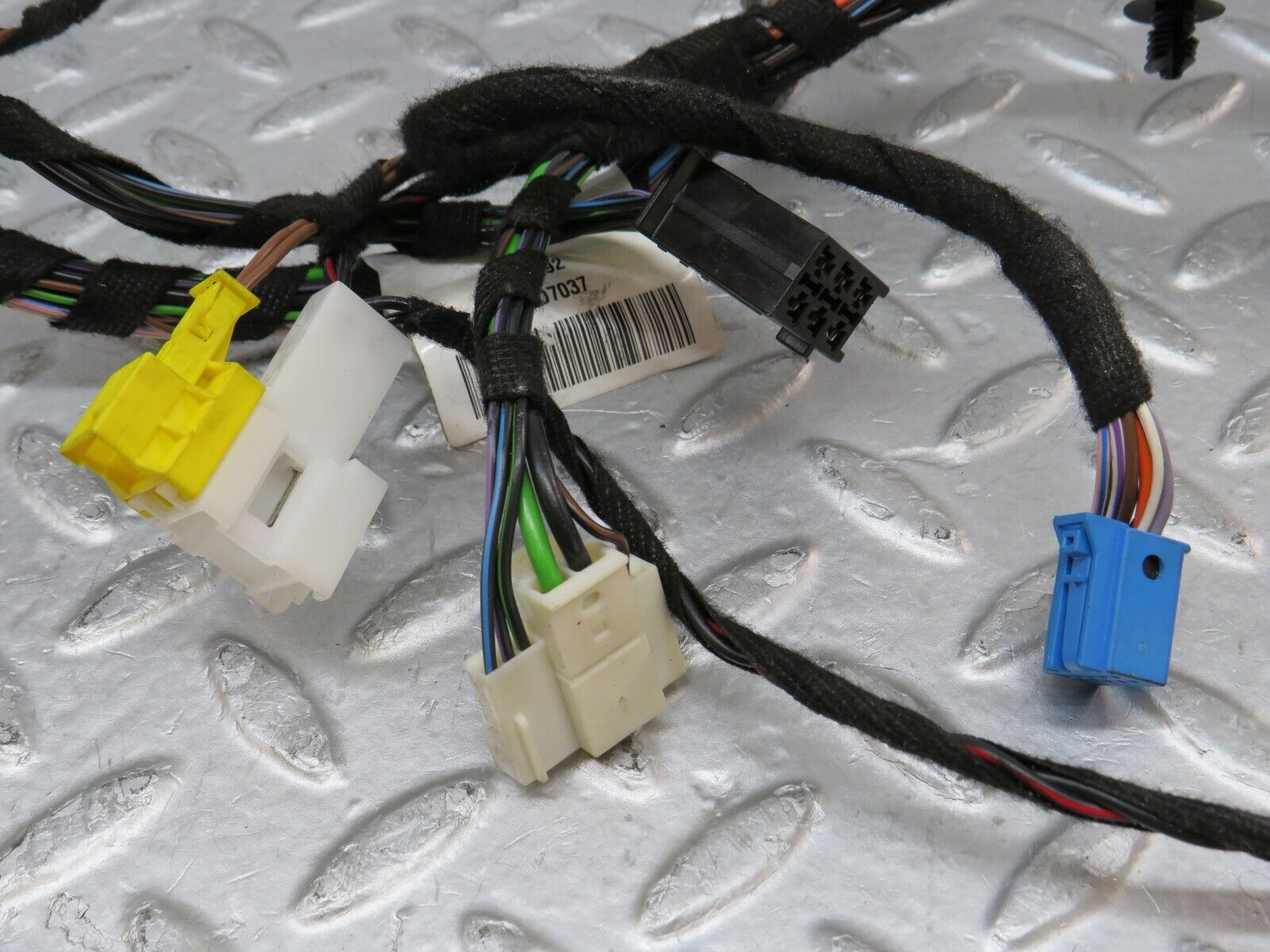 35245 Mercedes-Benz W221 Front Right Door Wire Harness 2214401813