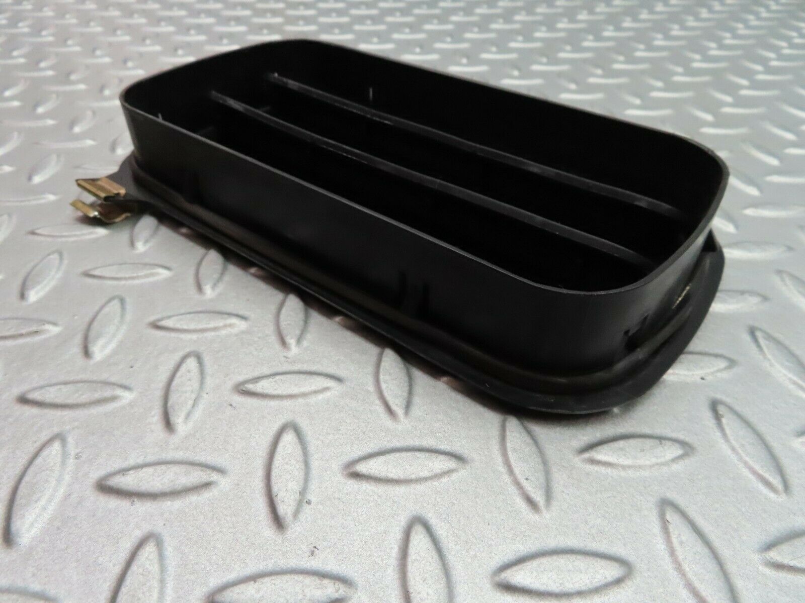 5579 Mercedes-Benz W124 230E Rear Air Intake Vent Left 1248370230