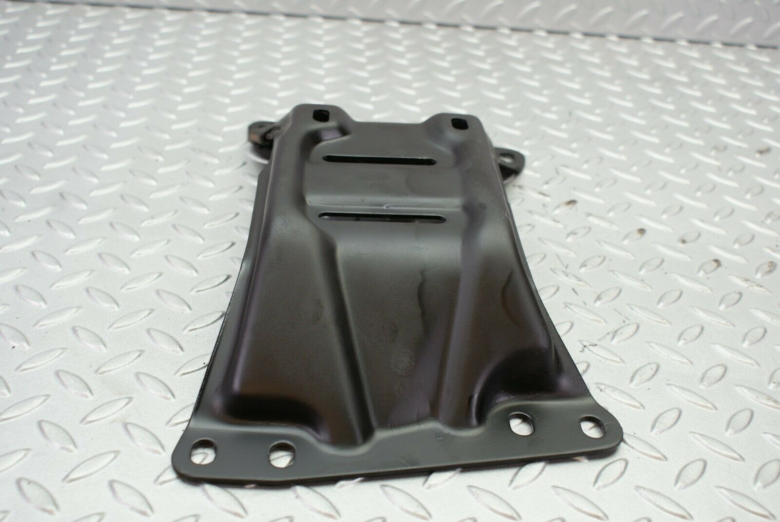 2570 Mercedes-Benz W116 350SE Gearbox Mount Bracket