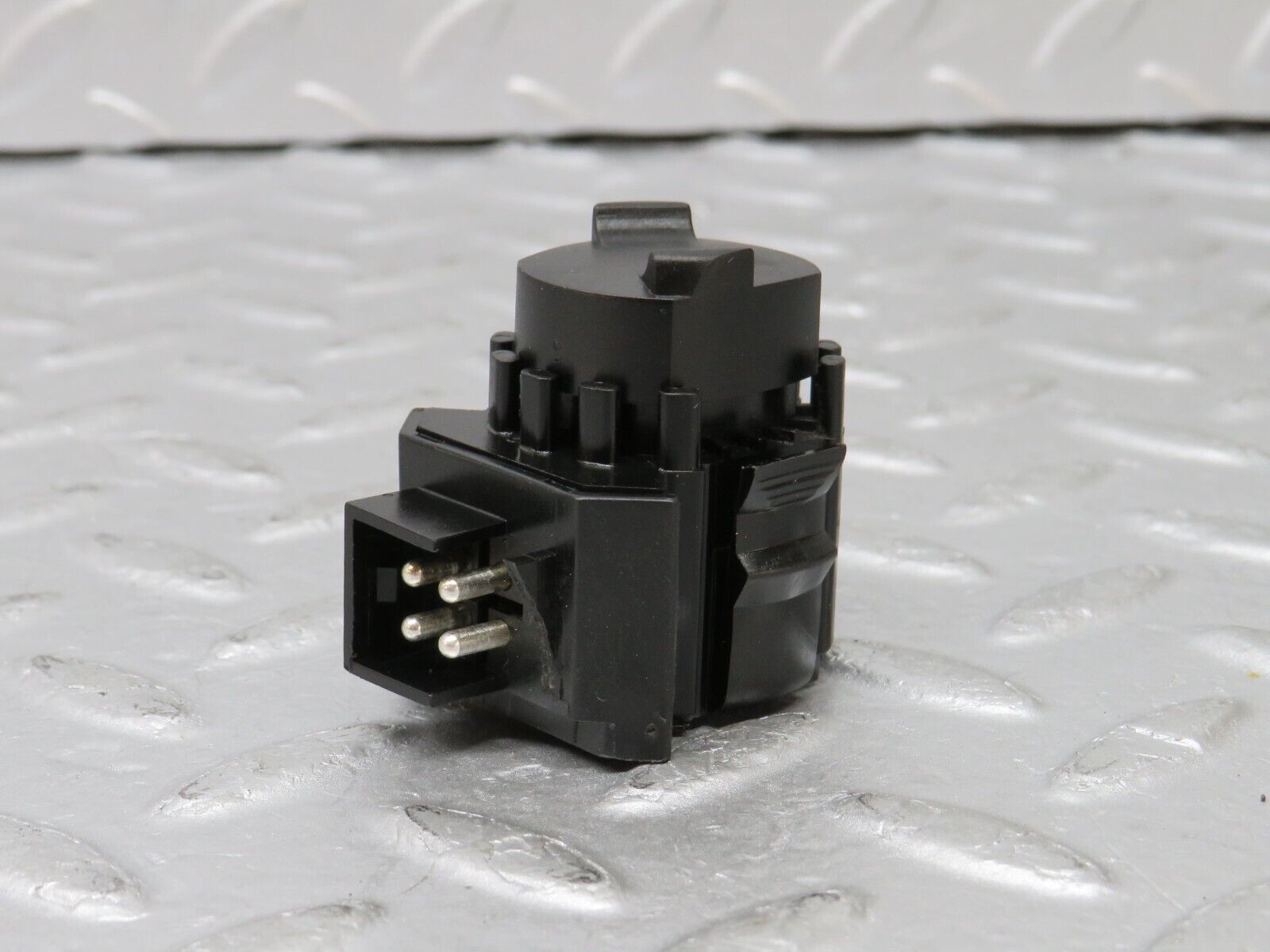 36075 Mercedes-Benz W126 420SE Kick Down Switch 0025452214