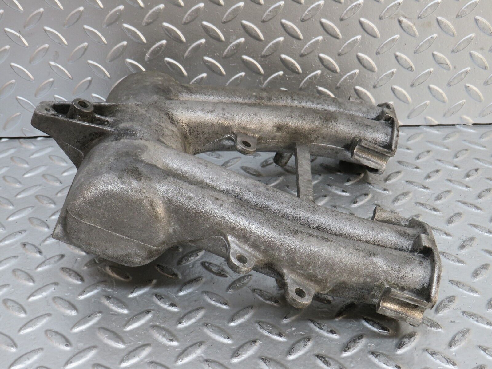 28421 Mercedes-Benz S123 240D Wagon Intake Manifold 6151410201