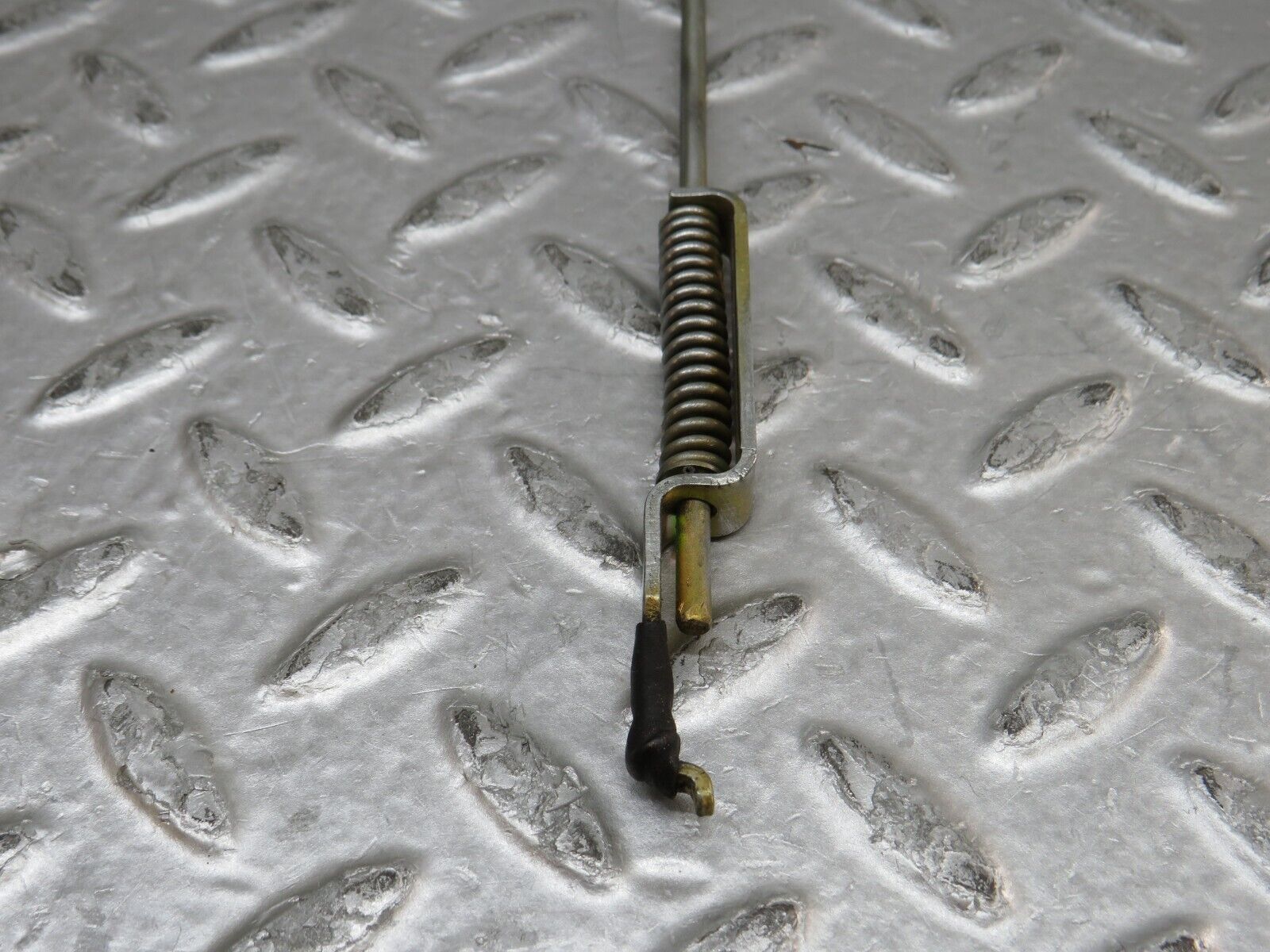 37295 Mercedes-Benz W109 300SEL Door Lock Control Bar