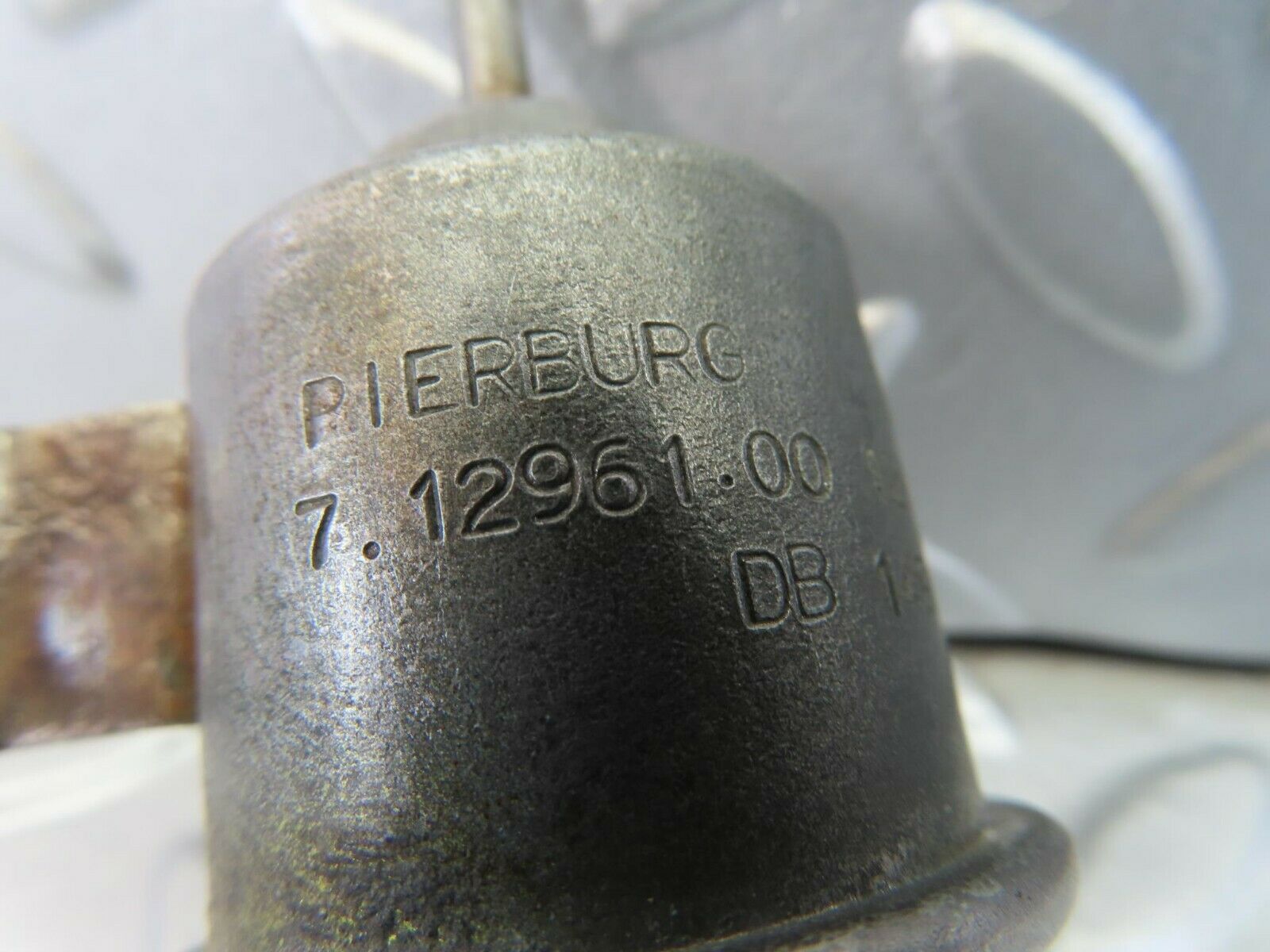 10039 Mercedes-Benz C123 280CE Coupe Egr Control Valve Pierburg 7.12691.00