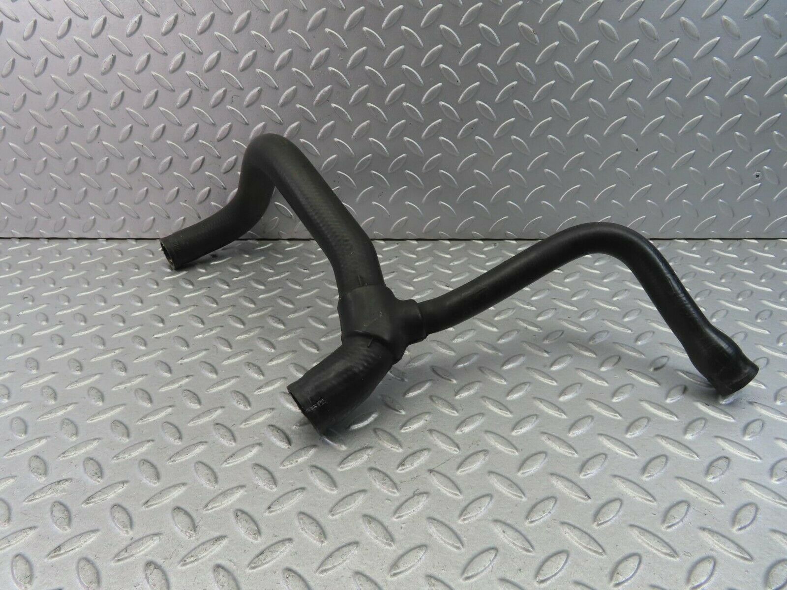 8605 Mercedes-Benz W201 Radiator Hose 2015014082