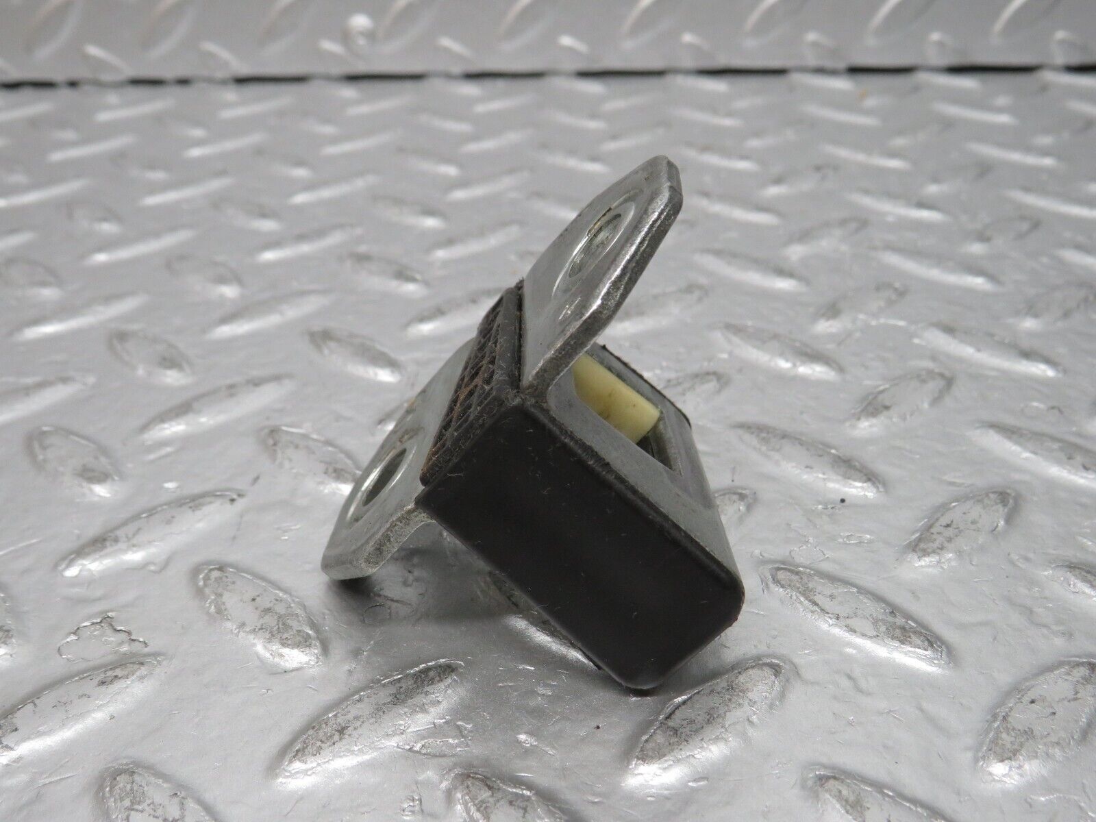 31458 Mercedes-Benz S124 220TE Wagon Door Lock Latch