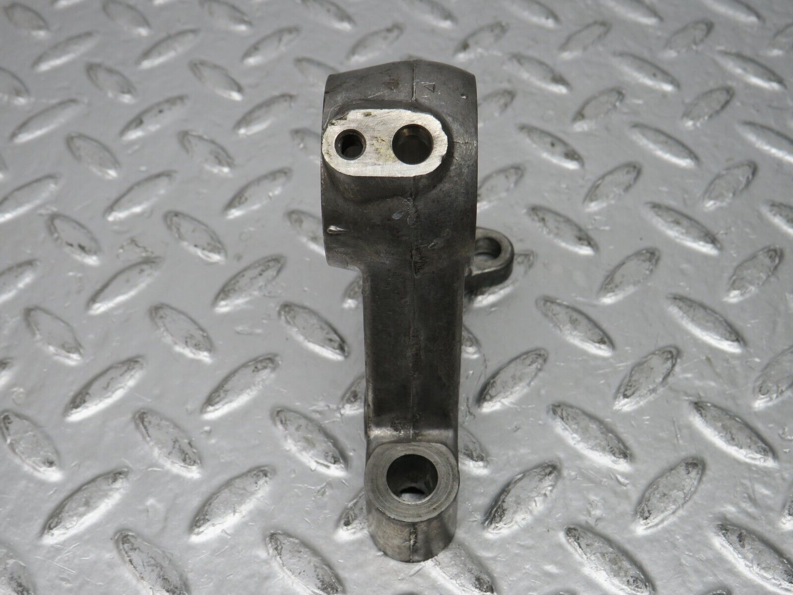 31064 Mercedes-Benz W123 200D Camshaft Tower Bearing Set 6160510612 6160510710