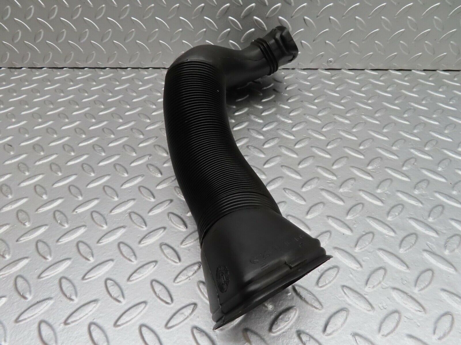 14749 Mercedes-Benz W201 190E Air Duct Pipe Hose Right 2018311646