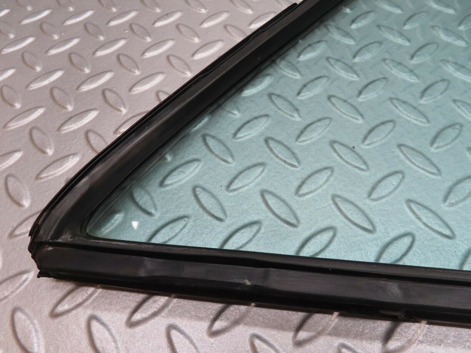 15919 Mercedes-Benz W123 280E Rear Left Quarter Window 1237350124