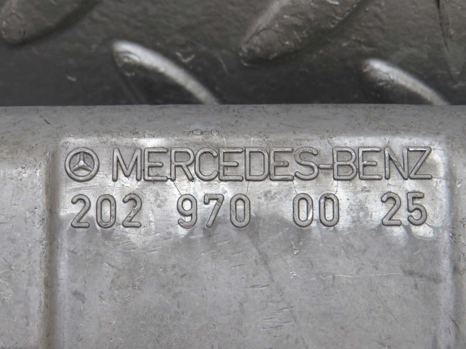 25818 Mercedes-Benz W124 280E Rear Headrest Folding Mechanism 2029700025