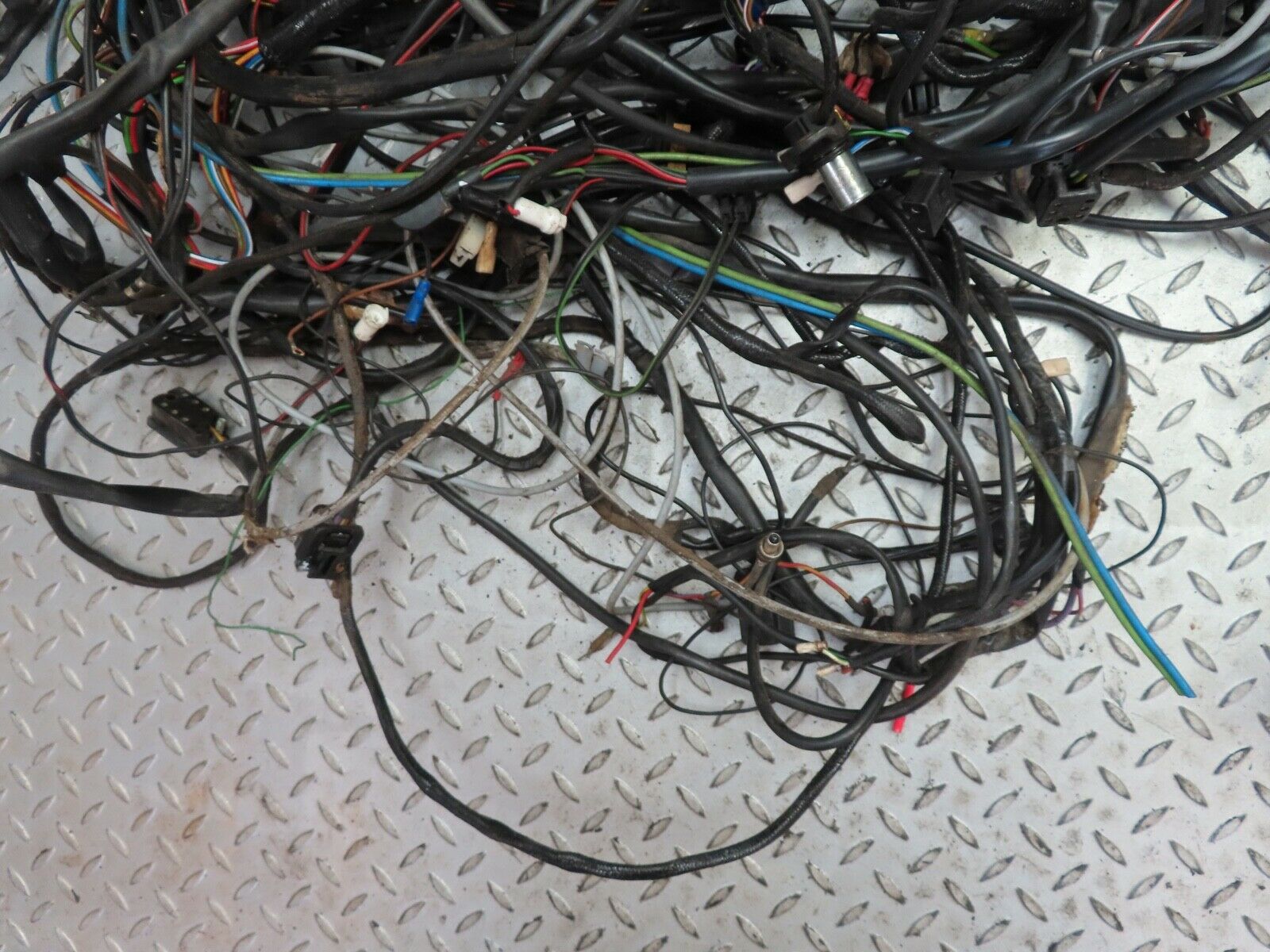 16772 Mercedes-Benz C107 380SLC Engine Chassis Body Wire Wiring Harness