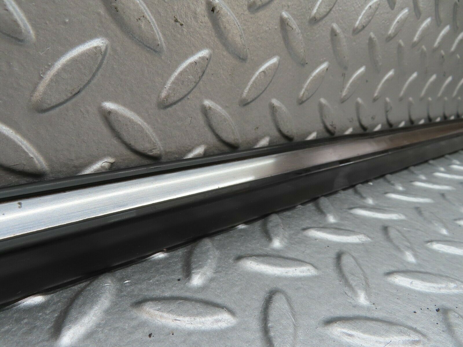 18002 Mercedes-Benz W123 200 Front Right Door Lower Trim