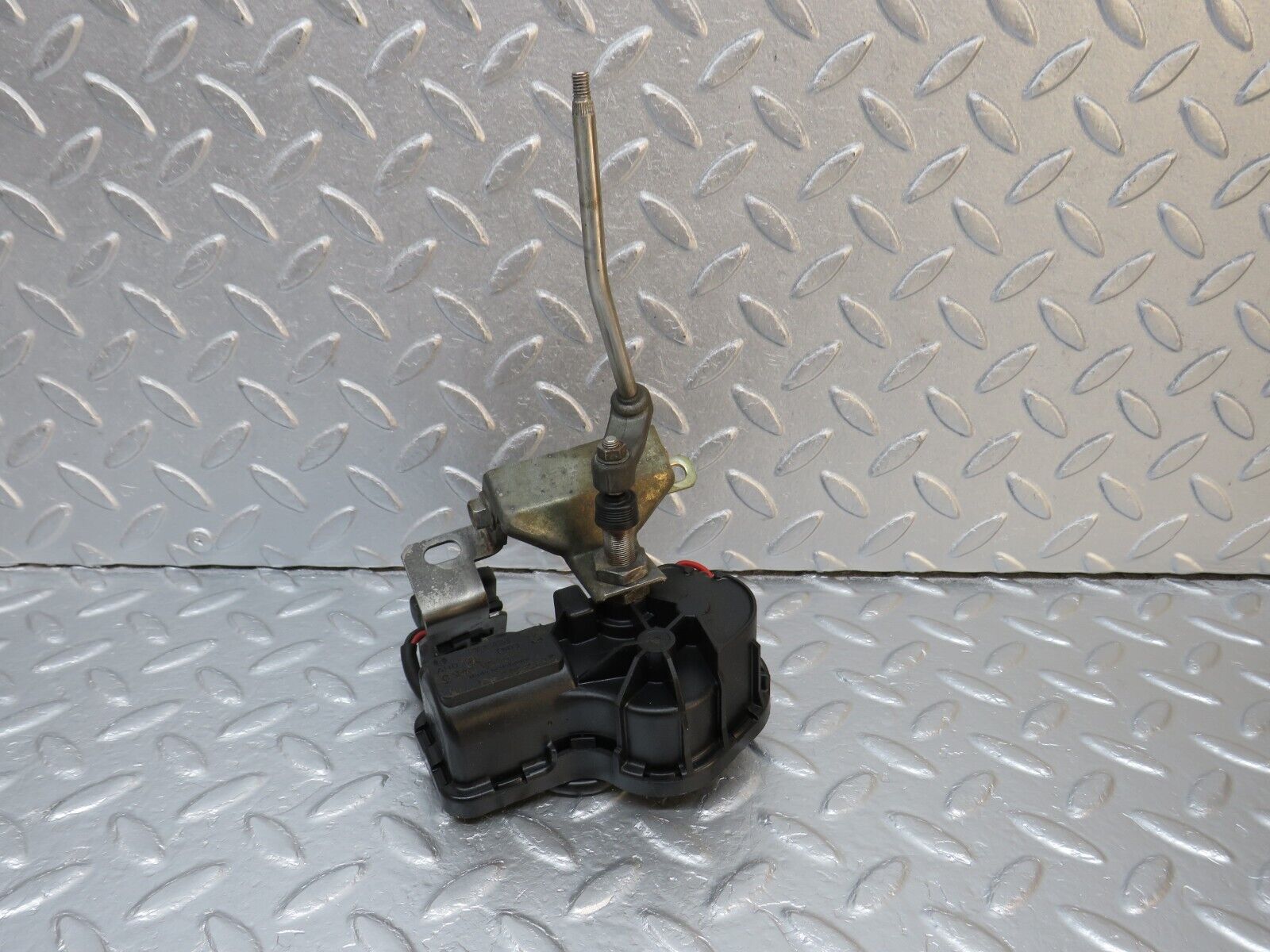 39733 Mercedes-Benz R129 320SL Coupe Headlight Wiper Motor Left 0390206875