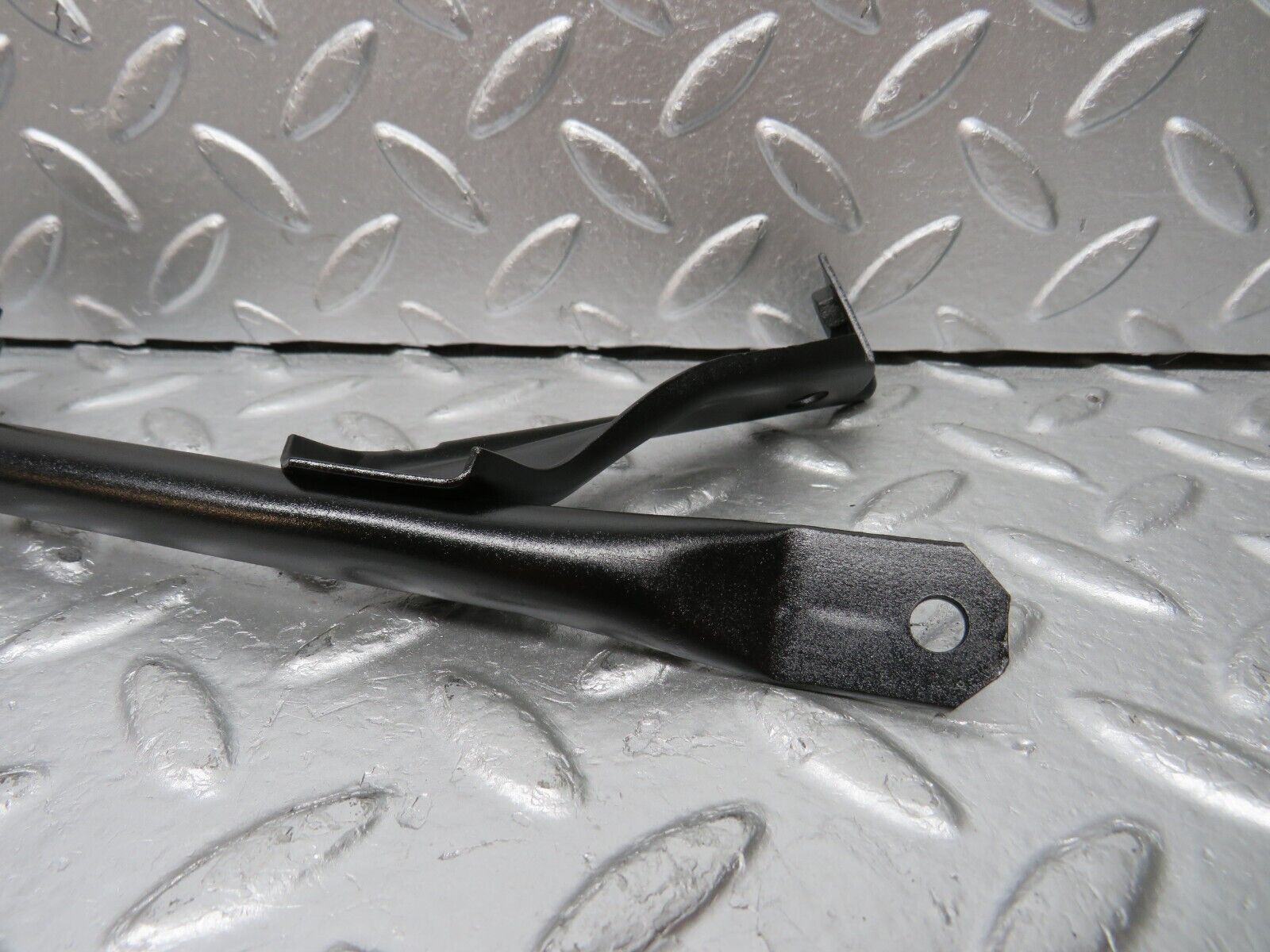 30883 Mercedes-Benz W201 190E 2.0L Horn Bracket