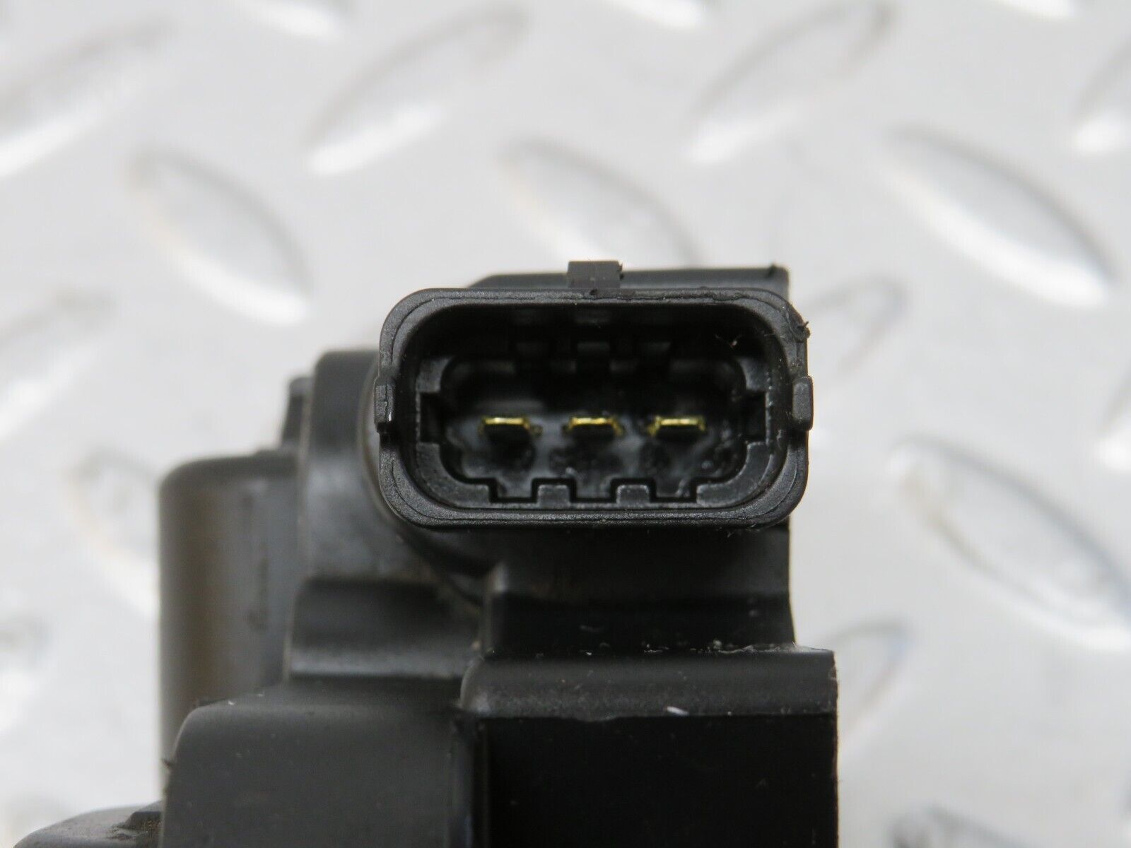 34917 Mercedes-Benz W210 320E Ignition Coil Bosch 0001587803 0221503035